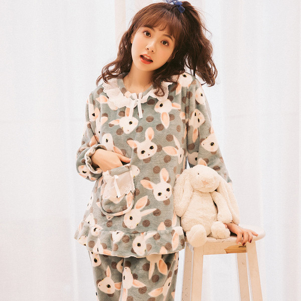 Δύο κομμάτια πιτζάμες κατάλληλες για το φθινόπωρο και το χειμώνα