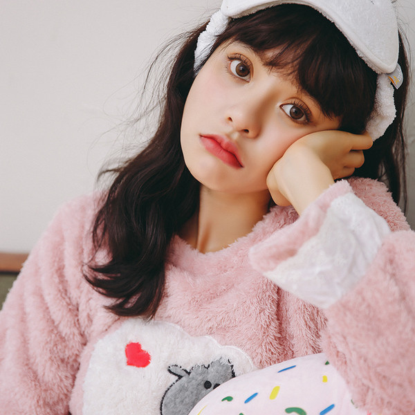 Топла дамска пижама в розов цвят с изображение