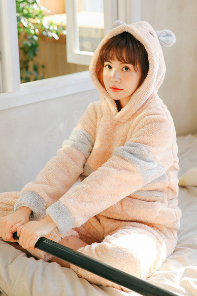 Πιτζάμες από δύο κομμάτια γυναικών - φούτερ και παντελόνια με κουκούλα