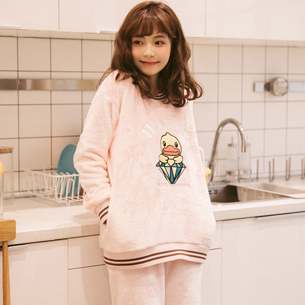 Πλούσια ροζ πιτζάμες με εφαρμογή