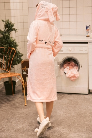 Домашен дамски плюшен халат в розов цвят