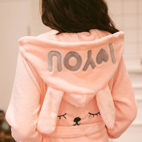 Ολόσωμη γυναικεία ρόμπα σε ροζ χρώμα