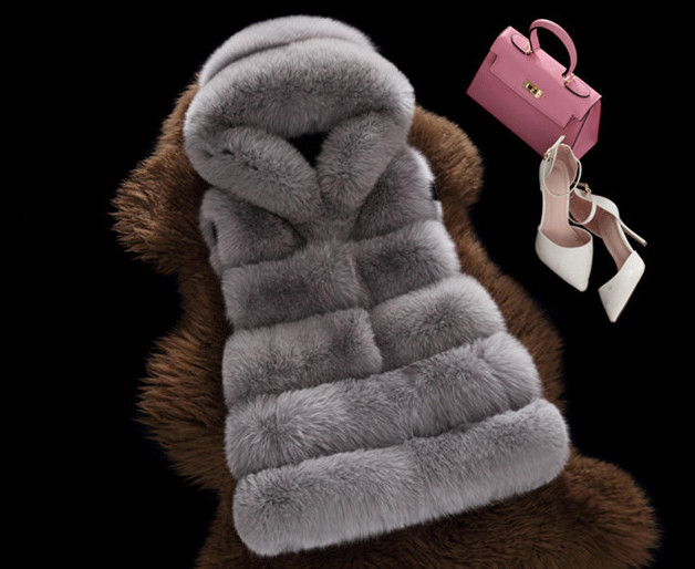 Страхотен дамски пухен елек с качулка, подходящ за хладните есенно-зимни дни