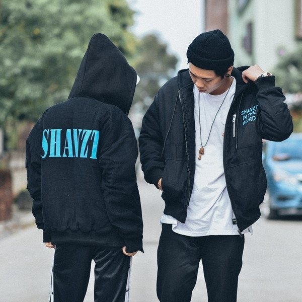 Спортно семпло мъжко яке с качулка и надписи