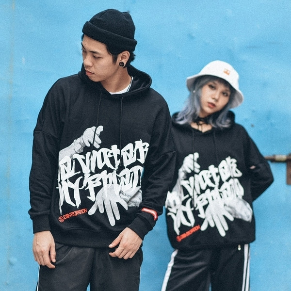 Μαύρο αθλητικό φούτερ ανδρών με επιγραφή