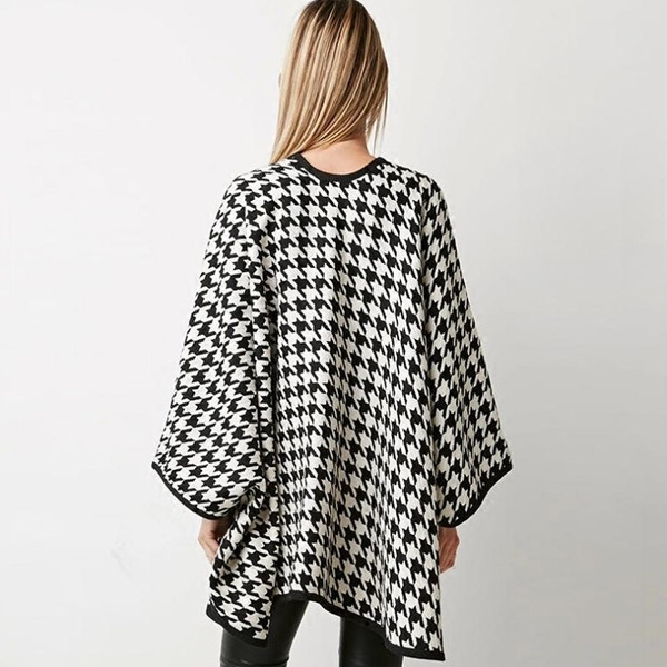 Ежедневна дамска жилетка тип пончо