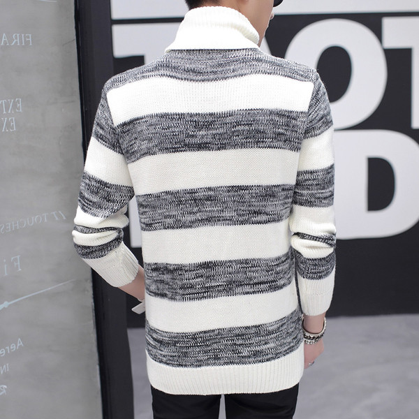 Мъжко актуално топло поло с висока О-образна яка и райета в два различни цвята