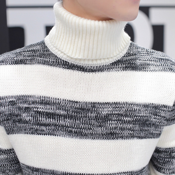 Мъжко актуално топло поло с висока О-образна яка и райета в два различни цвята