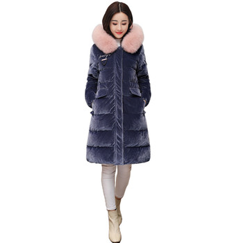 Κομψή και ενημερωμένη χειμωνιάτικη γυναικεία σακάκι με όμορφη αφράτη κουκούλα και απαλή, πολύ ζεστή γέμιση