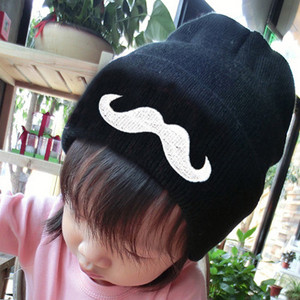 Παιδικό καπέλο χειμώνα σε πολλά διαφορετικά μοντέλα με ενδιαφέρουσα κίνηση