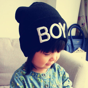 Παιδικό καπέλο χειμώνα σε πολλά διαφορετικά μοντέλα με ενδιαφέρουσα κίνηση