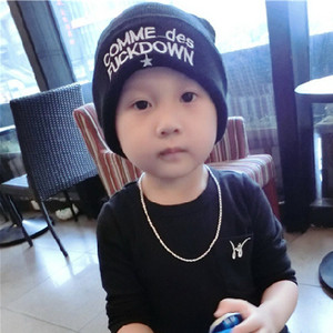 Παιδικό καπέλο χειμώνα σε πολλά διαφορετικά μοντέλα με ενδιαφέρουσα κίνηση