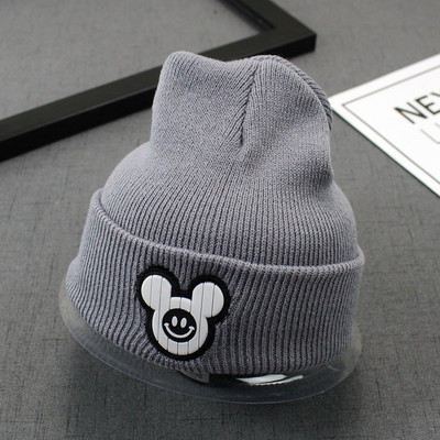 Παιδικό καπέλο χειμώνα σε πολλά διαφορετικά μοντέλα με ενδιαφέρουσα κίνηση