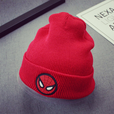 Παιδικό καπέλο χειμώνα σε πολλά διαφορετικά μοντέλα με ενδιαφέρουσα κίνηση