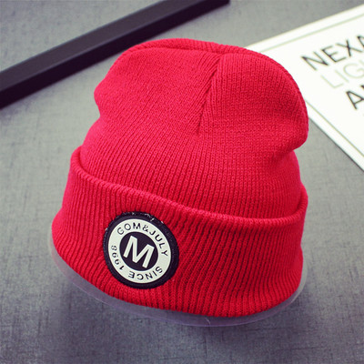 Παιδικό καπέλο χειμώνα σε πολλά διαφορετικά μοντέλα με ενδιαφέρουσα κίνηση