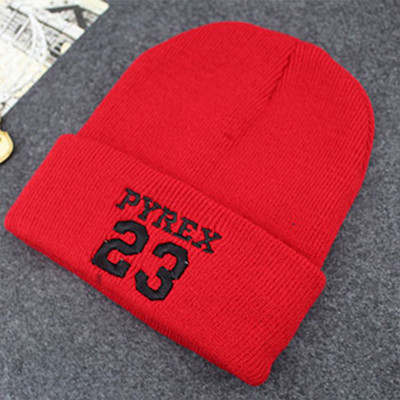 Παιδικό καπέλο χειμώνα σε πολλά διαφορετικά μοντέλα με ενδιαφέρουσα κίνηση