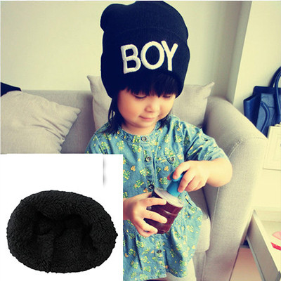 Παιδικό καπέλο χειμώνα σε πολλά διαφορετικά μοντέλα με ενδιαφέρουσα κίνηση