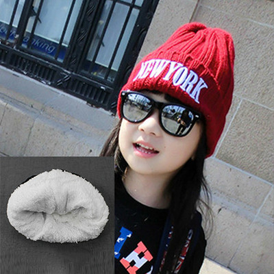 Παιδικό καπέλο χειμώνα σε πολλά διαφορετικά μοντέλα με ενδιαφέρουσα κίνηση