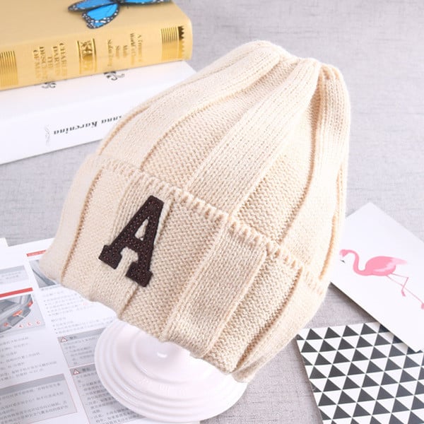 Актуална детска зимна унисекс шапка,най-различни модели и цветове