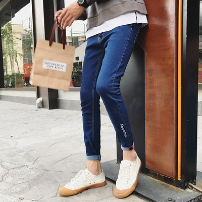 Ανδρικά καθημερινά τζιν λεπτού τύπου σε τρία χρώματα