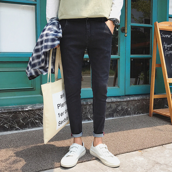 Ανδρικά καθημερινά τζιν λεπτού τύπου σε τρία χρώματα