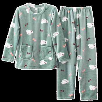 Топла зимна дамска пижама от две части в различни цветове и принтове