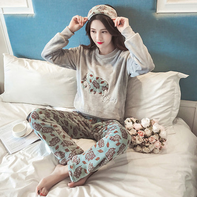 Πιτζάμες βελούδινες κυρίες σε διάφορα μοντέλα κατάλληλα για χειμώνα