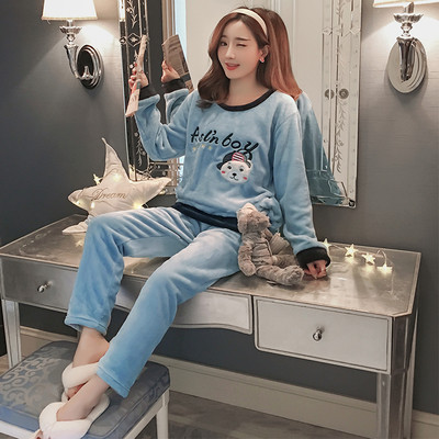 Πιτζάμες βελούδινες κυρίες σε διάφορα μοντέλα κατάλληλα για χειμώνα