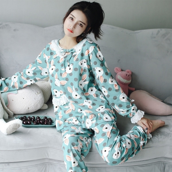 Απαλή κυρίες πιτζάμες σε δύο μοντέλα