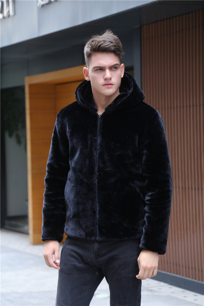 Ανδρική κομψή γούνα  σε μαύρο χρώμα και σε δύο μοντέλα - με κουκούλα και χωρίς