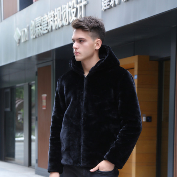 Ανδρική κομψή γούνα  σε μαύρο χρώμα και σε δύο μοντέλα - με κουκούλα και χωρίς
