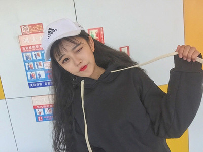 Γυναικεία αθλητικά ρούχα με εφαρμογή πίσω και κουκούλα