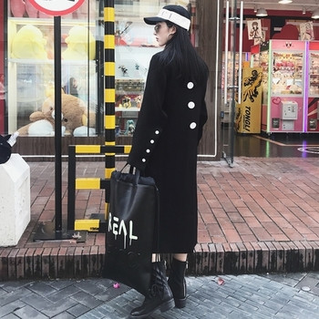 Κομψό μακρύ παλτό σε μαύρο χρώμα