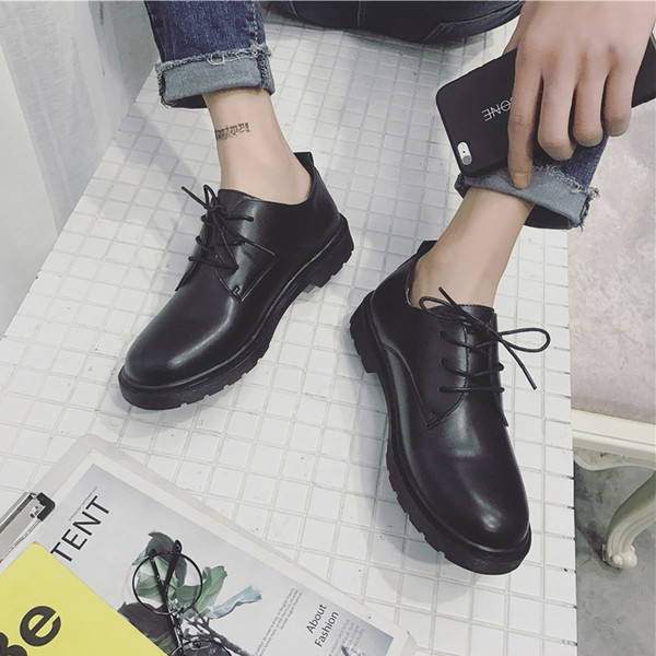 Ανδρικά παπούτσια με ανθεκτική σόλα σε τρία χρώματα