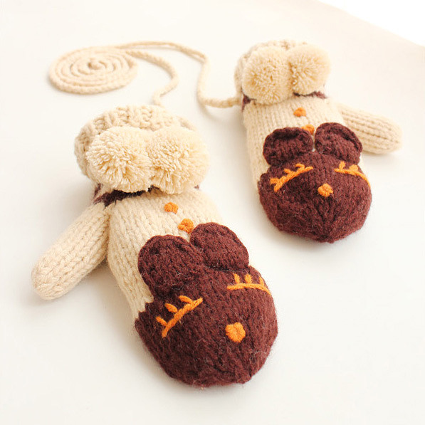 Топли плетени ръкавици за дамите с декорация в три цвята