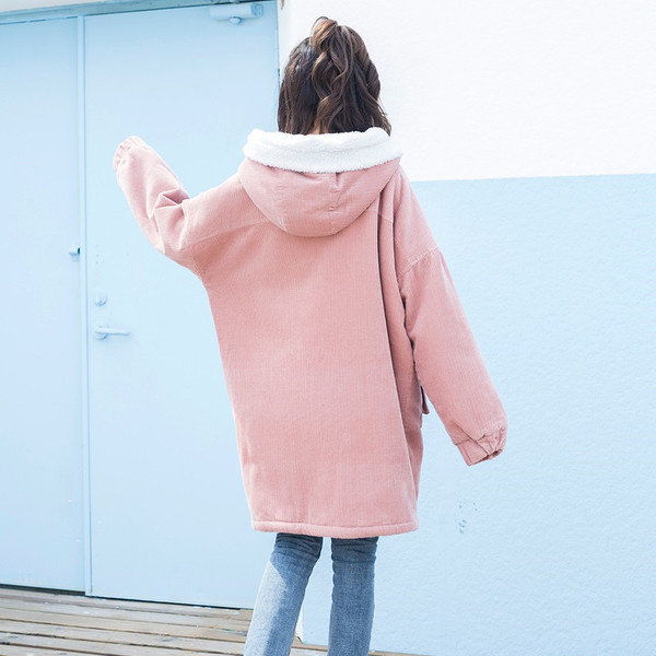 Спортно дълго дамско палто с качулка и джобове