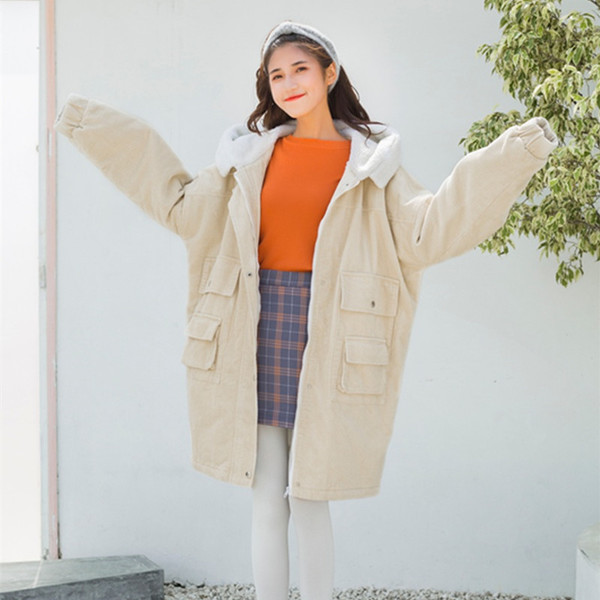 Спортно дълго дамско палто с качулка и джобове