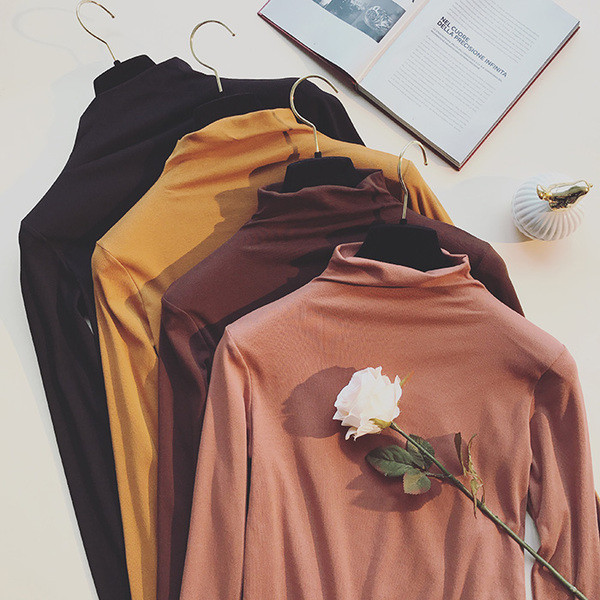 Καθημερινή λεπτή γυναικεία μπλούζα με κούμπωμα πόλο σε διάφορα χρώματα