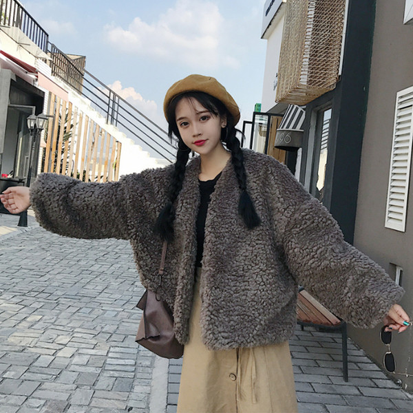 Αθλητικό κομψό κυλινδρικό σακάκι σε στυλ, σε δύο χρώματα