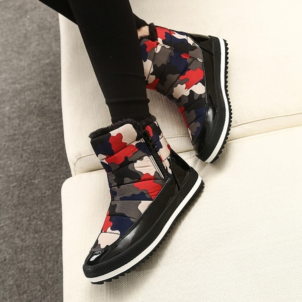 Βερίκοκο γυναικών σε δύο χρώματα - καμουφλάζ, με επίπεδη σόλα