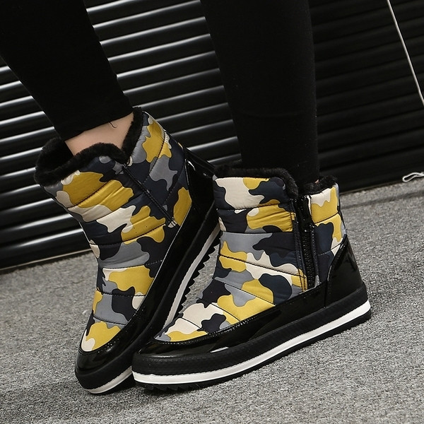 Βερίκοκο γυναικών σε δύο χρώματα - καμουφλάζ, με επίπεδη σόλα