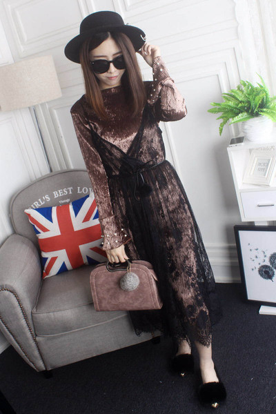 Γυναικείο μακρύ φόρεμα με δαντέλα, τρία χρώματα και μαργαριτάρια στα μανίκια