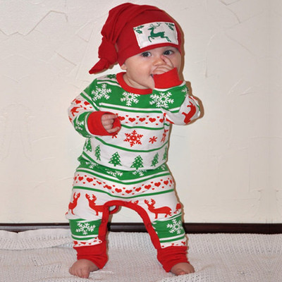 Сладко бебешко костюмче с дълъг ръкав и популярни шарки