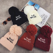 Сладка дамска много топла шапка с надпис, няколко цвята