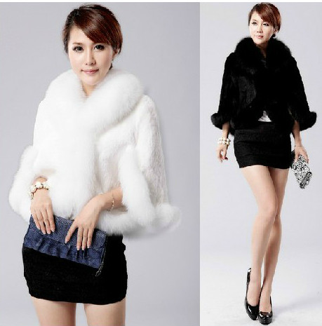 Актуално,много меко дамско палто в черен и бял цвят