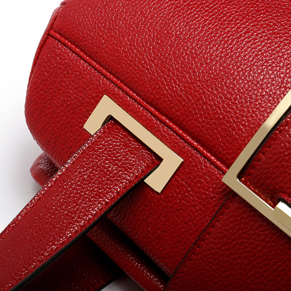 Дамска чанта в класически модели от еко кожа - червени, черни, сини, зелени