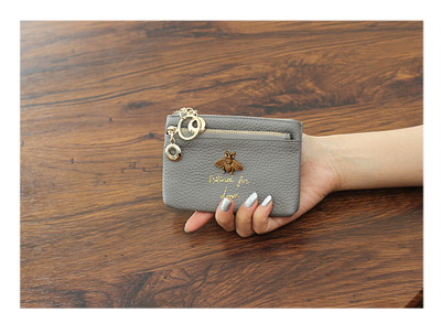 Дамски ежедневен мини портфейл с надпис и декорация