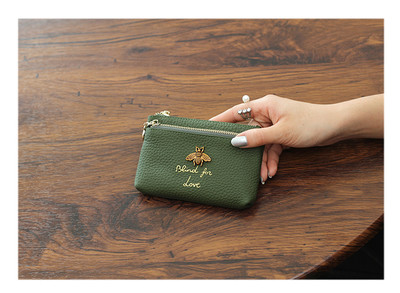 Дамски ежедневен мини портфейл с надпис и декорация