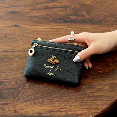 Дамски ежедневен мини портфейл с надпис и декорация