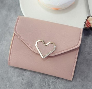 Дамски семпъл портфейл с метална декорация във формата на сърце